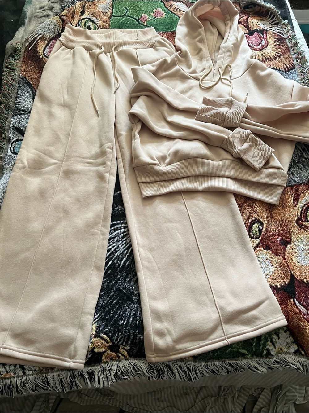 Women's Cream Wide-Leg Track Pants - Cozy Jogger Style With Cropped Hoodie